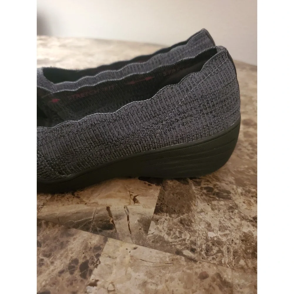 Skechers Air-Cooled Wedge sz 8 SlipOn loafer sneaker gray scalloped work comfort